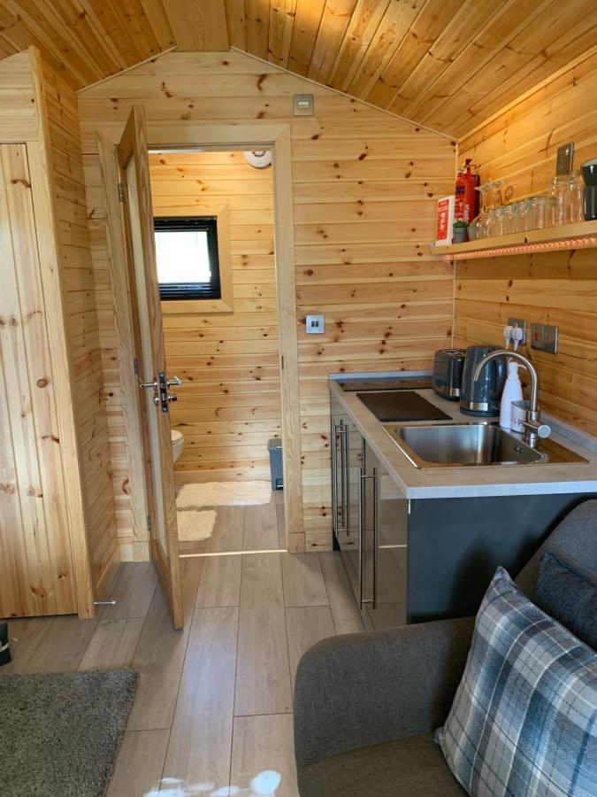 River Huts, Highland River Retreat With Hot Tub Inverness Dış mekan fotoğraf