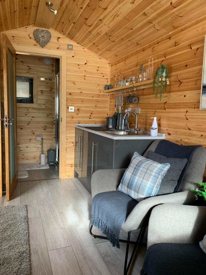 River Huts, Highland River Retreat With Hot Tub Inverness Dış mekan fotoğraf