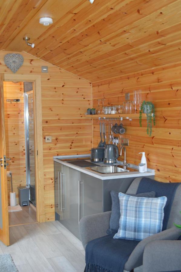 River Huts, Highland River Retreat With Hot Tub Inverness Dış mekan fotoğraf